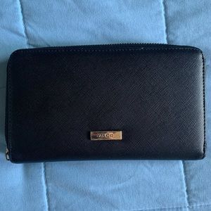 ALDO ~ Woman’s Hand Wallet